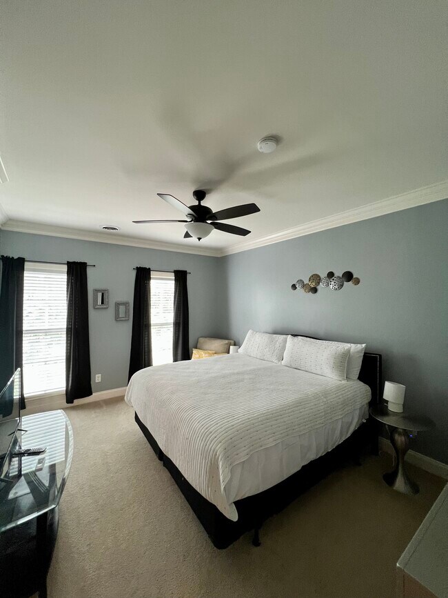 Main Bedroom - 220 Eascott Pl