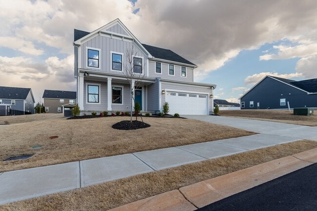 Building Photo - 4 bedroom, 2.5 bathroom with Bonus in the ...