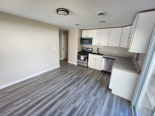 Building Photo - 314 Fremont Ave