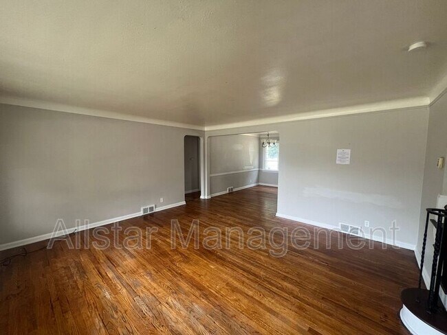 Foto del edificio - 263 S Green Rd