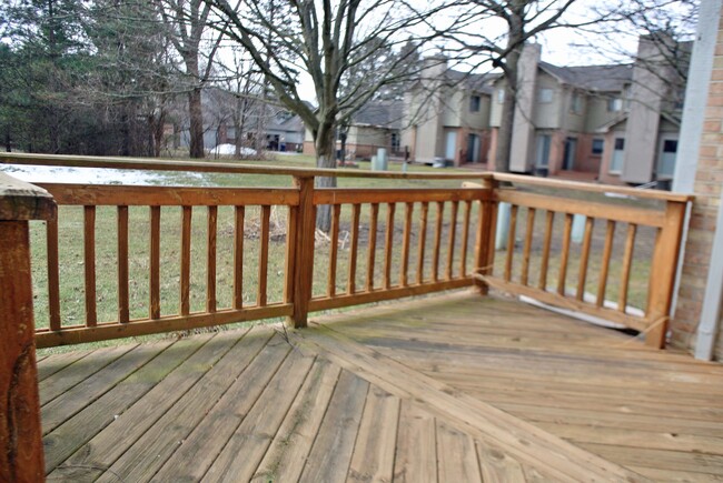 Nice Size Private Deck - 31455 Merriwood Park Dr