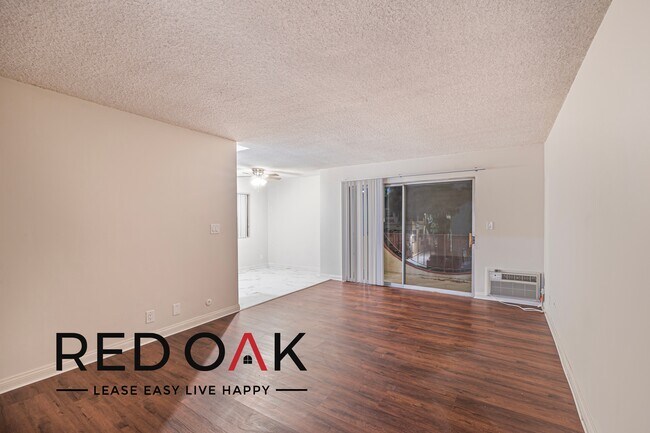 Building Photo - ~4 Weeks FREE~ Magnificent Two Bedroom wit...