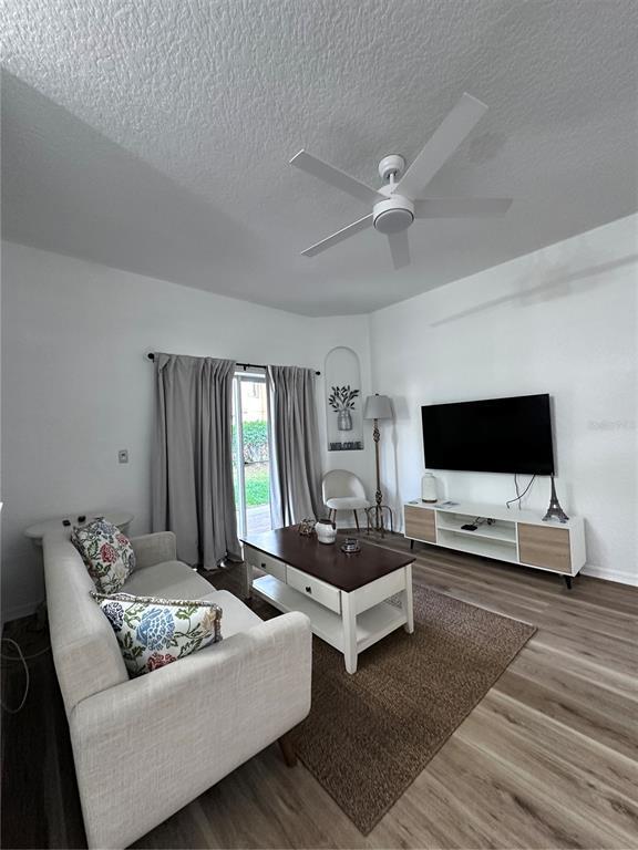 Foto del edificio - 428 Miramar Ave