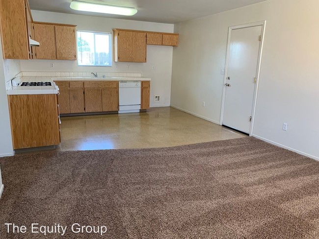 482 W Morton Ave, Porterville, CA 93257 - Room for Rent in Porterville ...