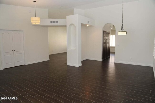 Building Photo - 9014 E Larkspur Dr
