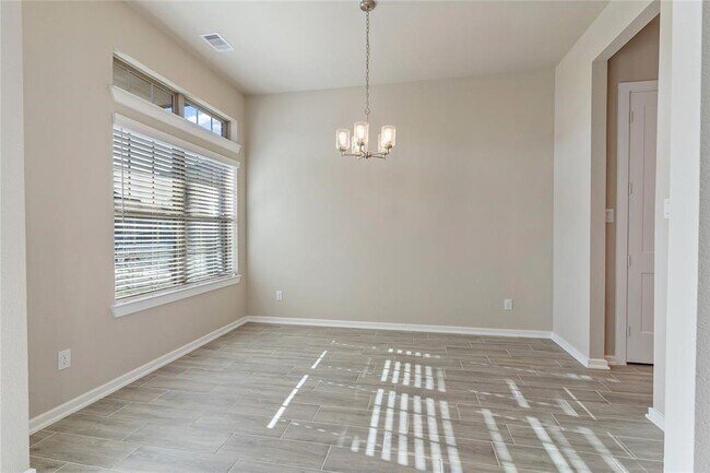 Foto del edificio - 4207 Maple Glen Dr