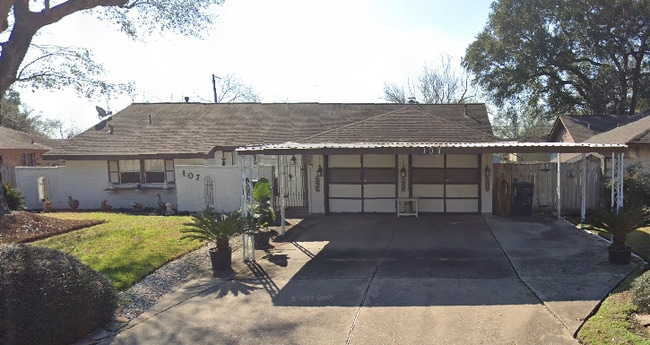 Building Photo - 107 W Carby Rd