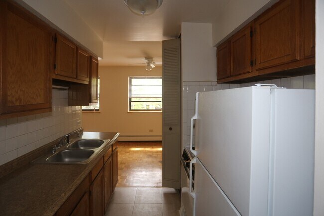 Foto del edificio - 513 W Briar Pl