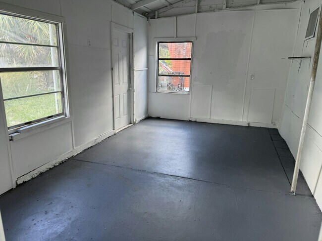 Foto del edificio - 44 Circle Dr