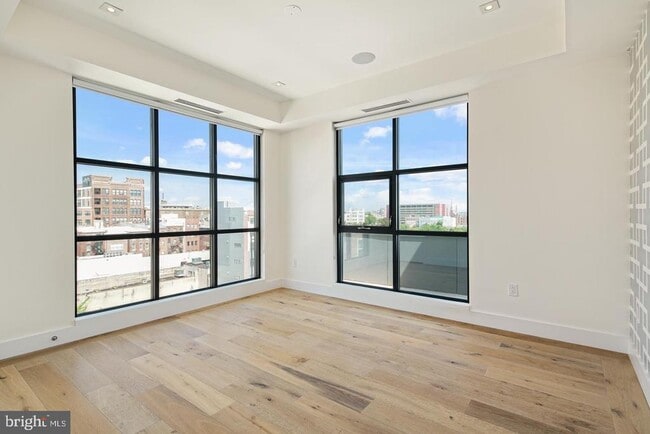Building Photo - 240 N 2nd St