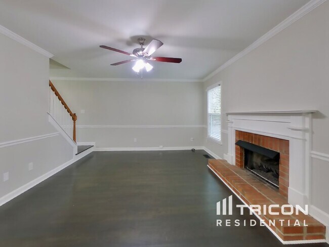 Building Photo - 2605 Douglas Ln