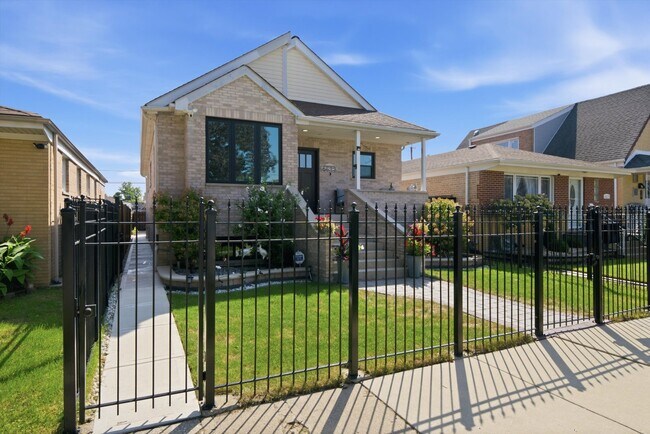 Building Photo - 4623 S Kilpatrick Ave