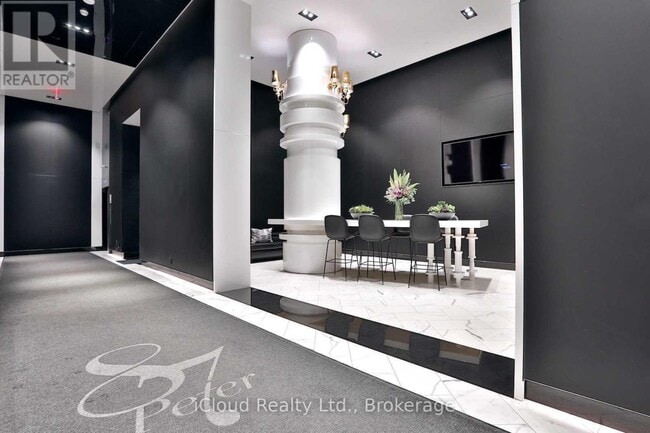 Building Photo - 87 Peter St