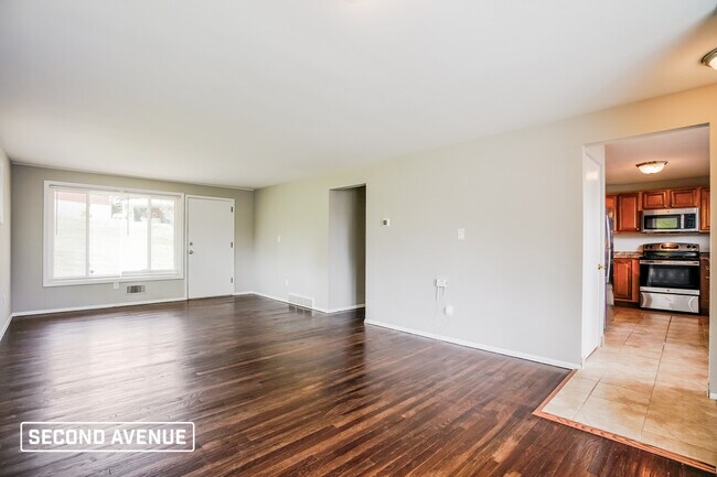 Building Photo - 642 Garden City Dr