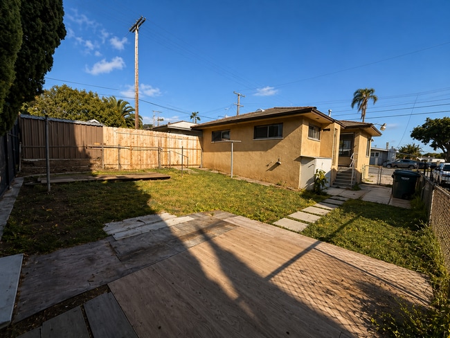 Building Photo - North National City 2 bedroom Home with large private yard and parking