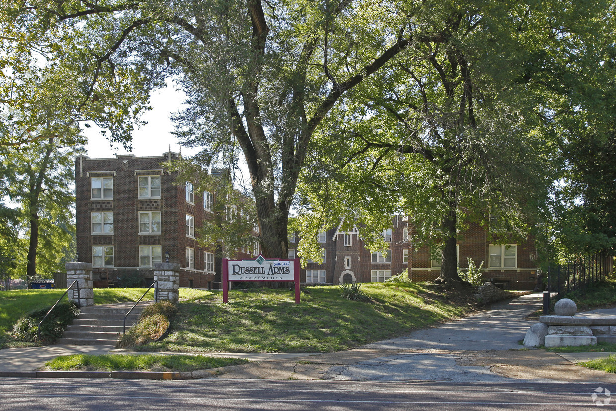 Building Photo - Russell Arms Apartments