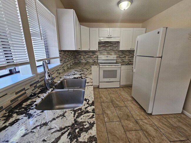 Foto del edificio - 3 Bedroom Midtown Townhouse - Close to Eve...