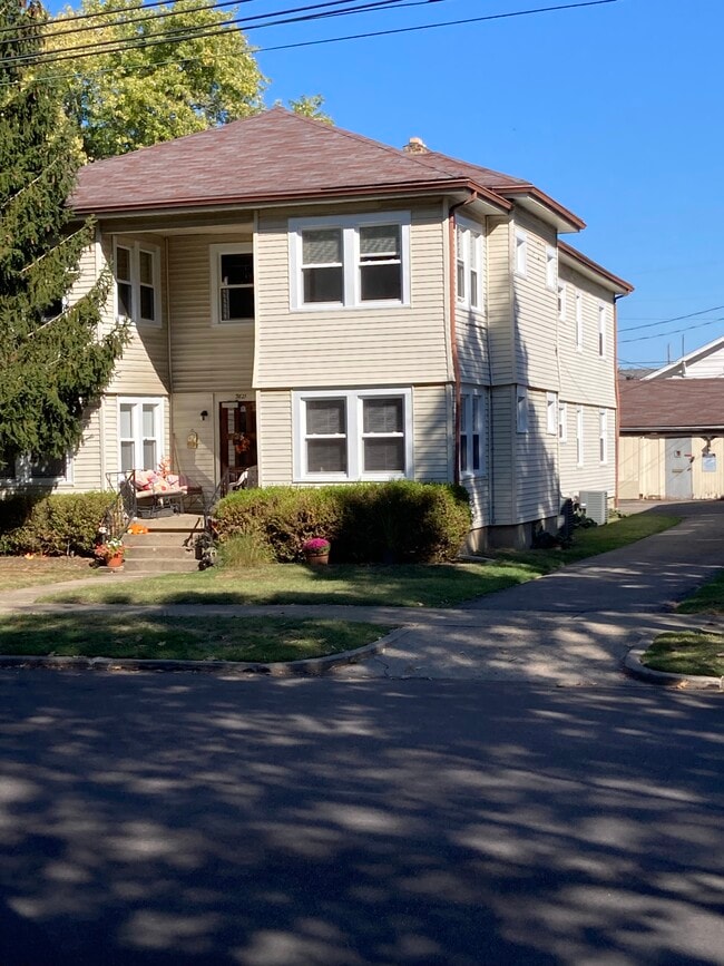 Building Photo - 3821 Wayne Ave