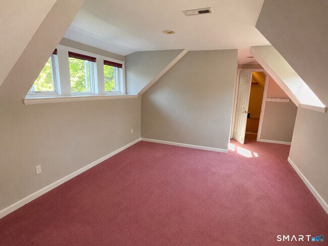 Building Photo - 77 Partridge Dr