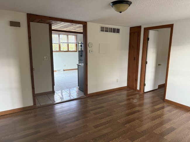 Foto del edificio - 2172 Strongs Ave