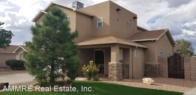 4 br, 3.5 bath House - 1037 Las Golondrina... photo'