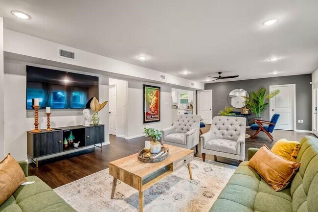 Foto del edificio - 3741 Charleston St