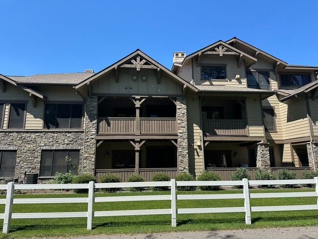 Building Photo - Monterra Condo