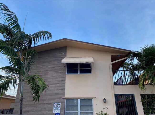 Foto del edificio - 1733 Mayo St