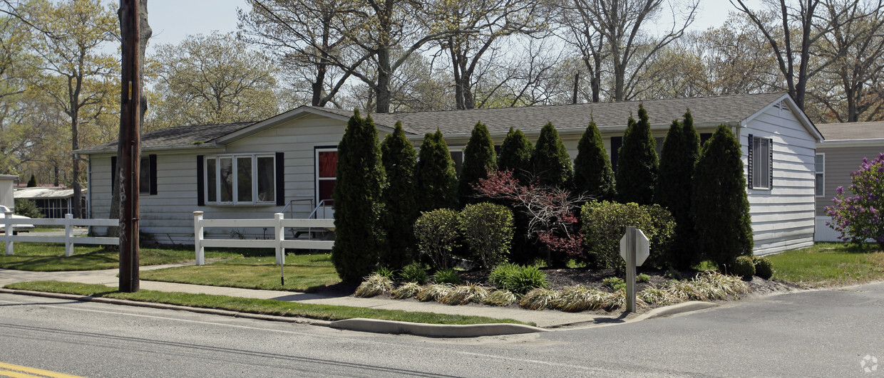 Building Photo - Riverhaven Park