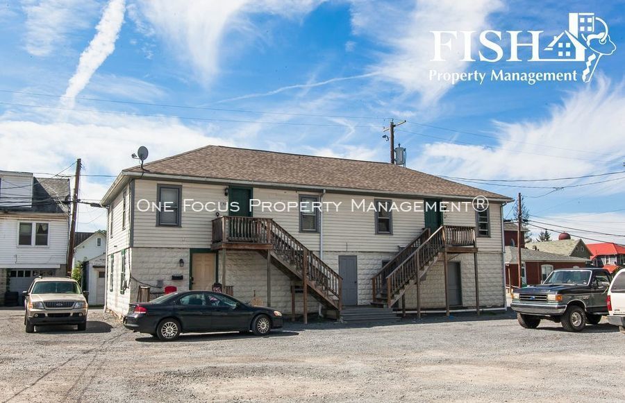 Primary Photo - 255 Main St