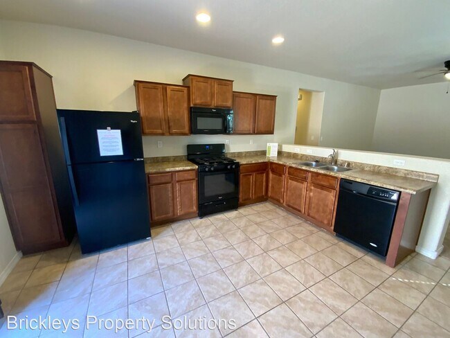 Building Photo - 3 br, 2 bath House - 1737 Chisholm Trl NE