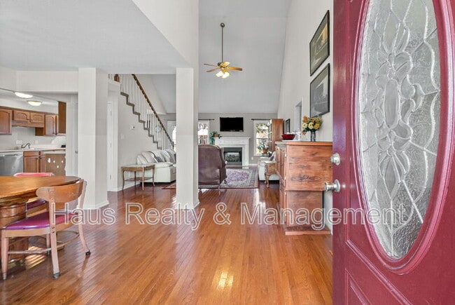 Building Photo - 674 Superior Ln