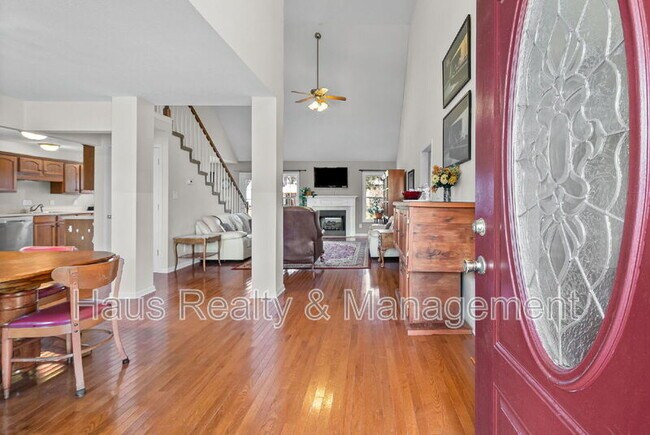 Foto del edificio - 674 Superior Ln