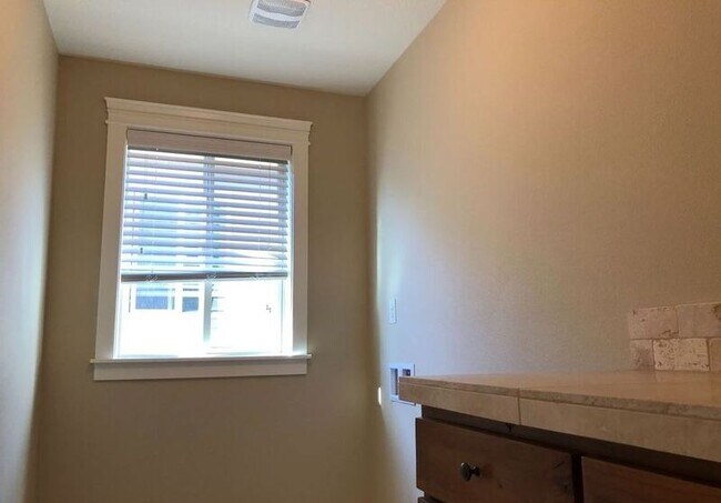 Foto del edificio - 7429 NE 58th Way