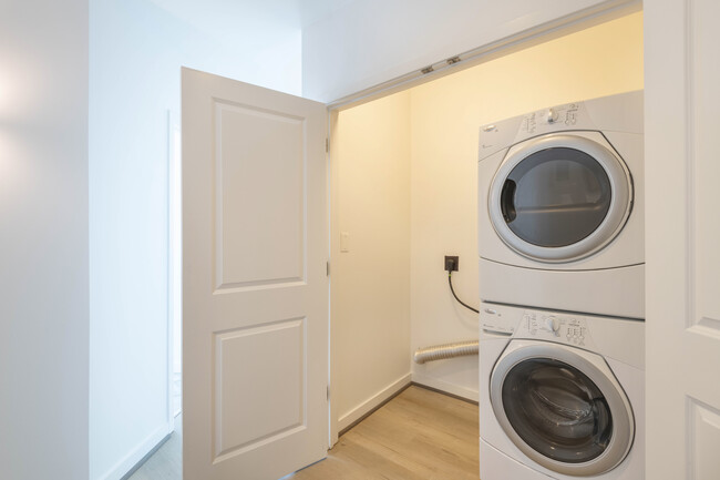 Laundy - 943 Peachtree St NE