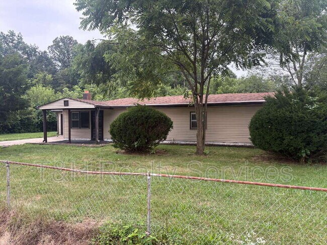 Foto del edificio - 3368 Clover Dr