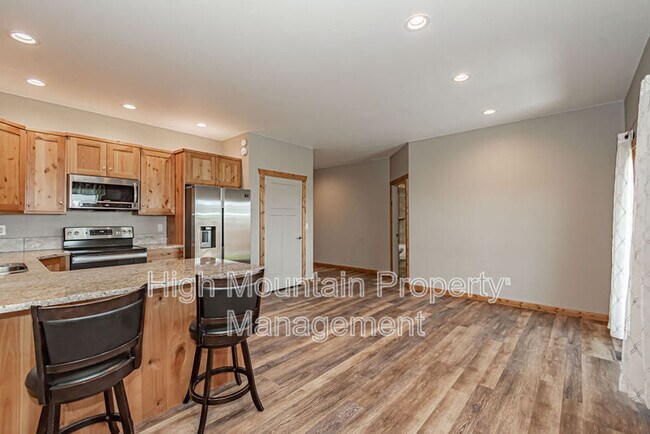 Building Photo - 1279 Gary Dr