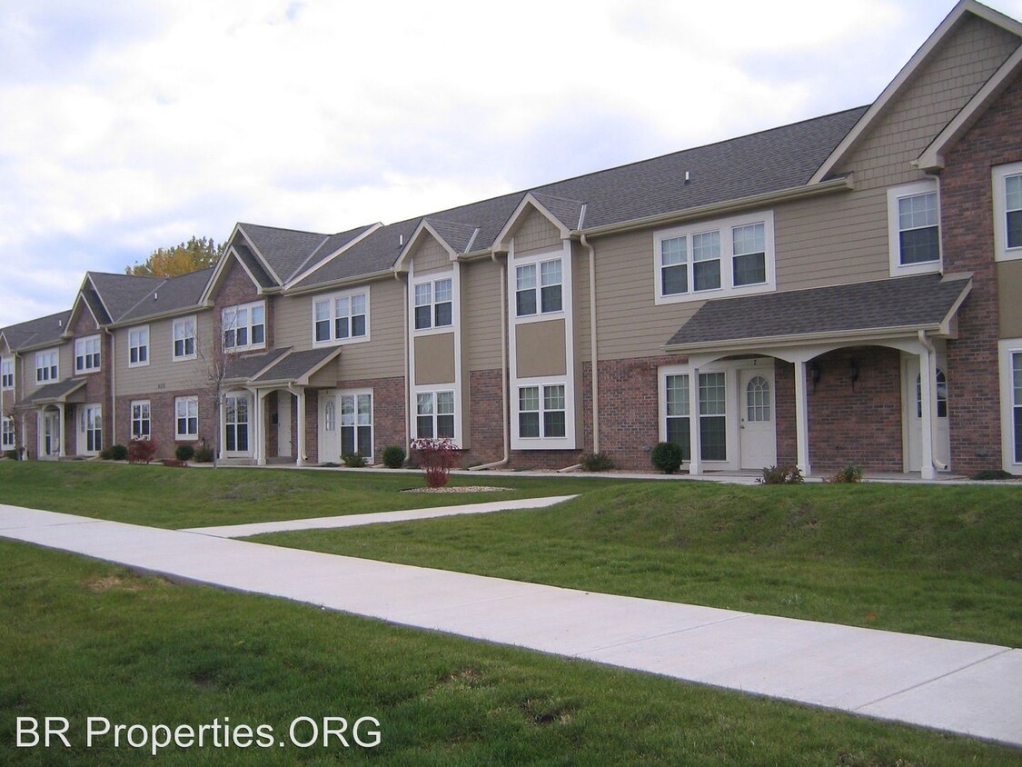 Primary Photo - 3 br, 2.5 bath Apartment - 6315 - 52nd Street