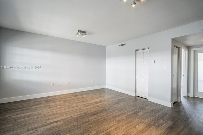 Building Photo - 331 85th St