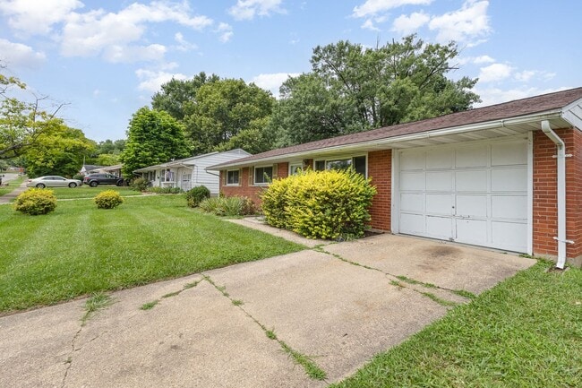 Building Photo - Renovated and Ready 3 Bedroom 1 Bathroom H...