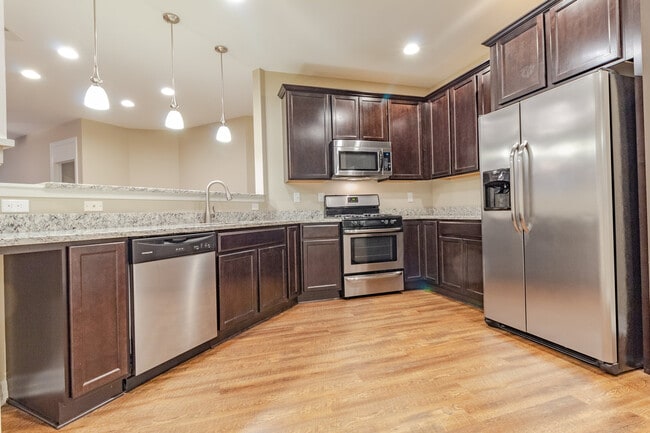 Building Photo - Pembrook Place