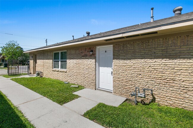 Foto del edificio - 4401 Denmark St