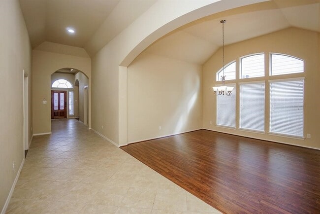 Building Photo - 2910 Fair Chase Dr