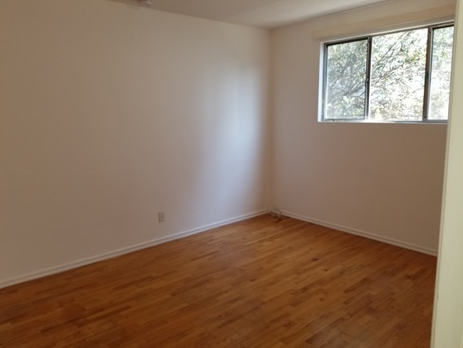 bedroom - 1509 Shenandoah St