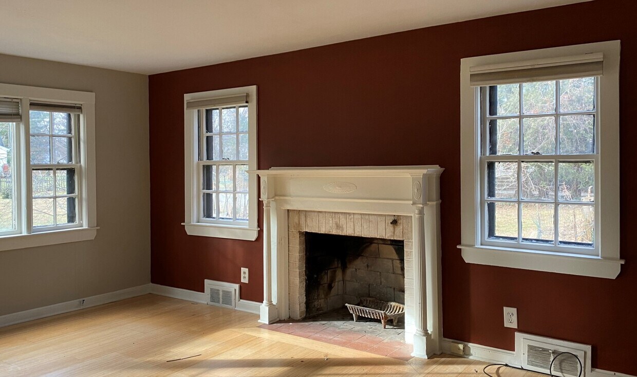 Living Room with Fireplace - 45 Lakeview Ave