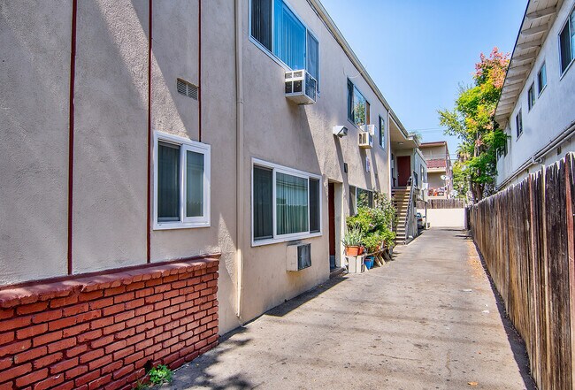 Foto del edificio - 14653-14655 Calvert St