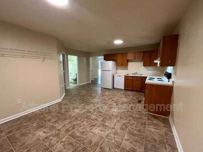 Foto del edificio - 1806 Cedar Shoals Dr