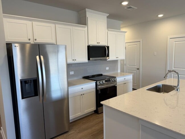 Building Photo - 7269 Mulberry St