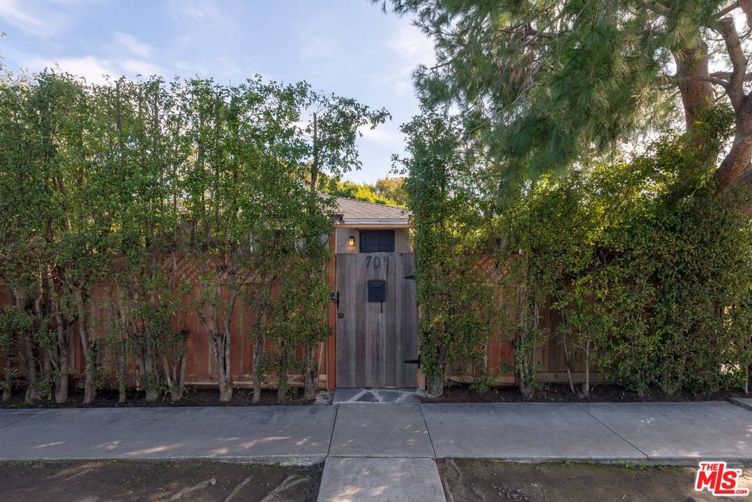 Foto principal - 704 Vernon Ave
