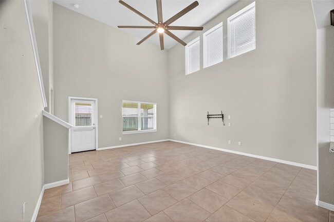 Building Photo - 718 Harvest Bluff Dr